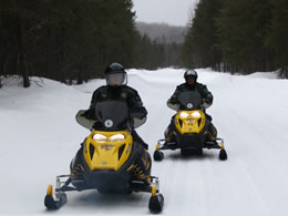 raid motoneige - Le sentier de neige