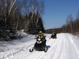 raid motoneige piste du loup